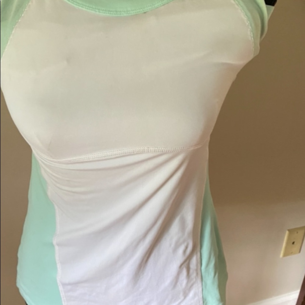 Lululemon active top - Picture 3 of 9